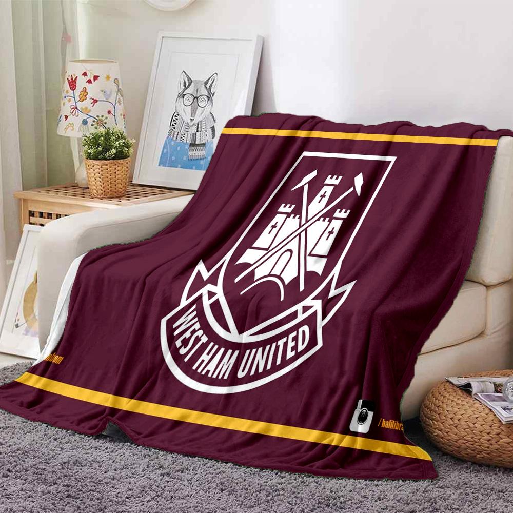 FC Ham United Crest Flannel Blanket, Soft Polyester, Modern Design, All-Season for Camping, Travel, Gifts for holidays or birthdays