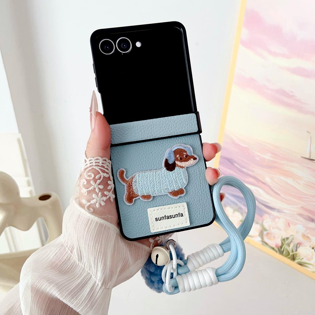 For Samsung Galaxy Z Flip7 5G Case Cute Dog Hinge Protection Litchi Texture Phone Cover with Wrist Strap