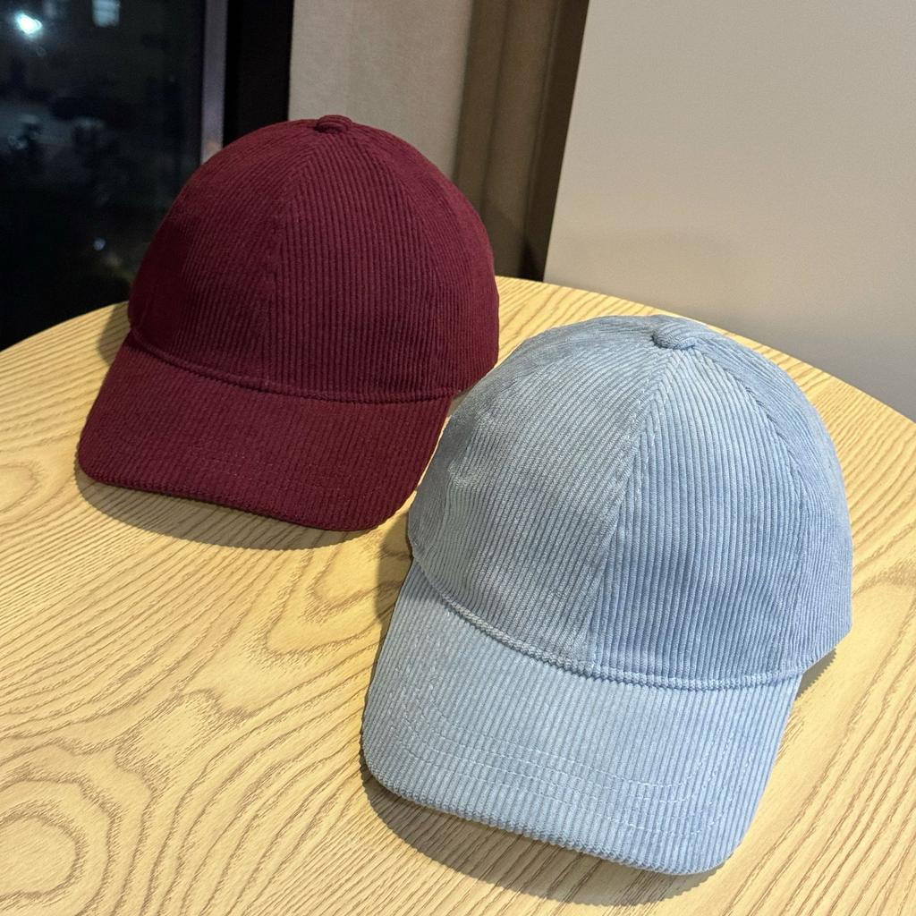 Korean-style winter corduroy baseball cap that makes the face look smaller, with a deeper and wider fit for larger faces, in Ankara red, suitable for