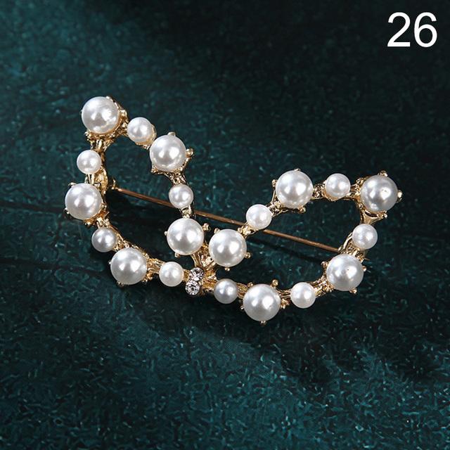 Fashion Jewelry High Quality Gold Color Brooch Pins Crystals Imitation Pearl Flower Brooch Women Wedding Party Accessories