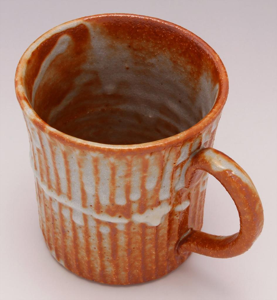 Кружка Мино-яки от Рёдзи Хаяси, вместимость 240 мл, диаметр 8 см x высота 8,5 см, красная, резьба Сино, в подарочной коробке, сделано в Японии, номер продукта 138-0038