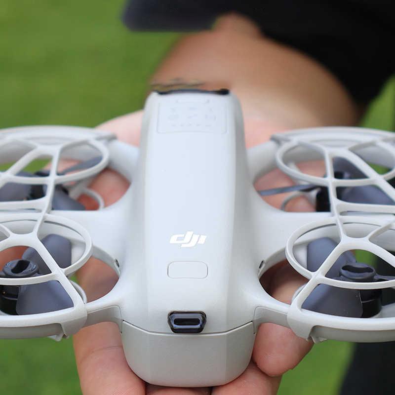 Заглушка от пыли для порта аккумулятора DJI Neo со шнурком, ручной дрон, силиконовая заглушка для порта зарядки, защита от пыли и влаги, аксессуар