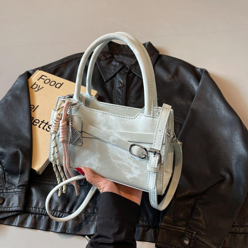 Премиальная сумка в иностранном стиле женская 2025 новая простая нишевая дизайнерская сумка через плечо, сумка-мессенджер, модная портативная сумка-тоут