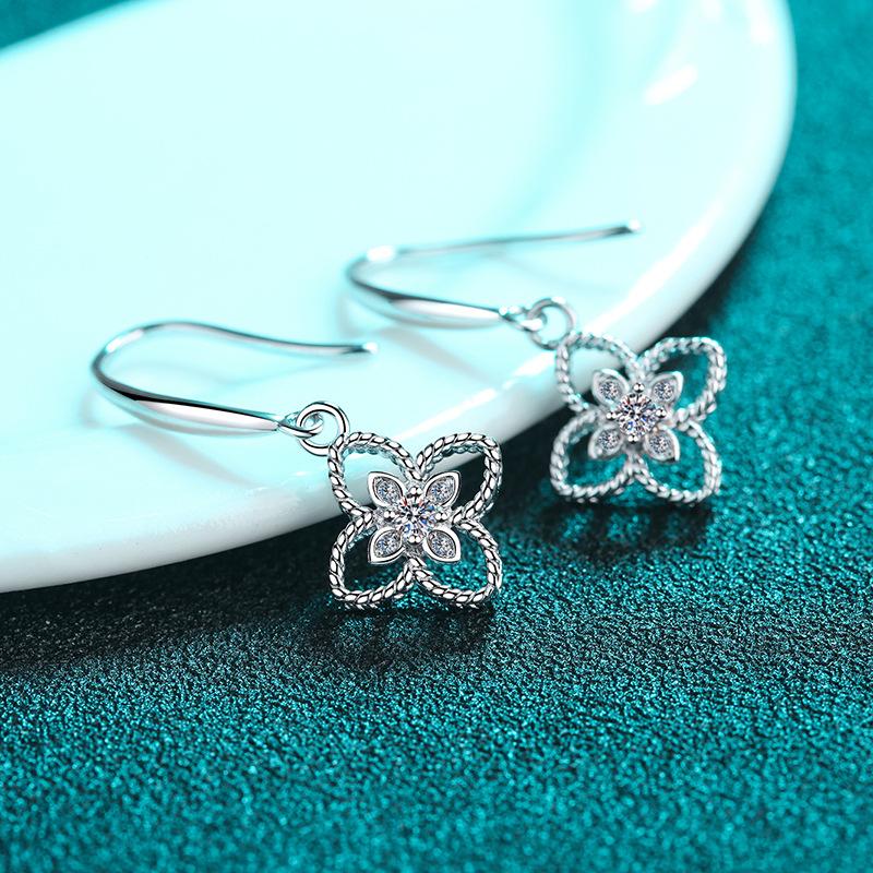 925 Silver Plated Pt950 Golden Ear Hook Simple Earrings Female 10 Points Mossan Diamond Four Leaf Cao Ear