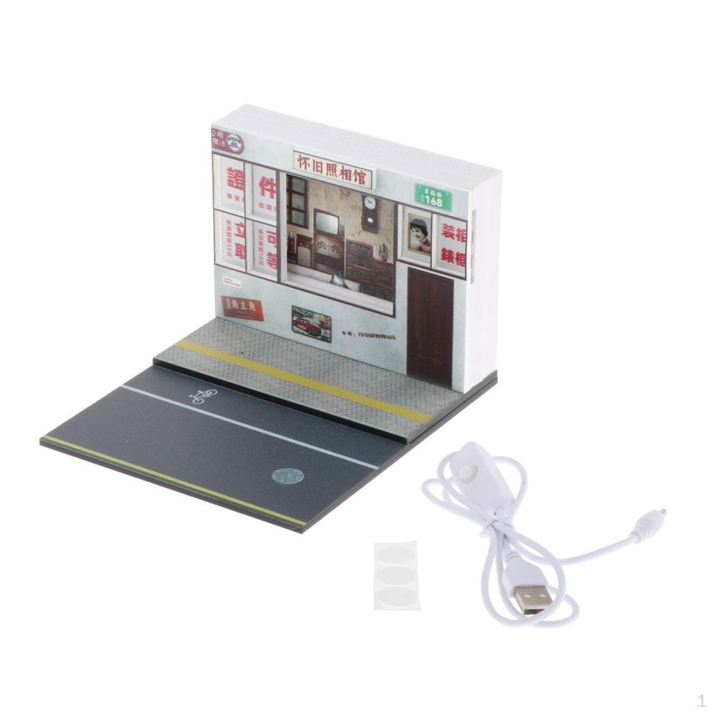 Диорама с моделью автомобиля в масштабе 1/64 и освещенной уличной сценой для домашнего декора