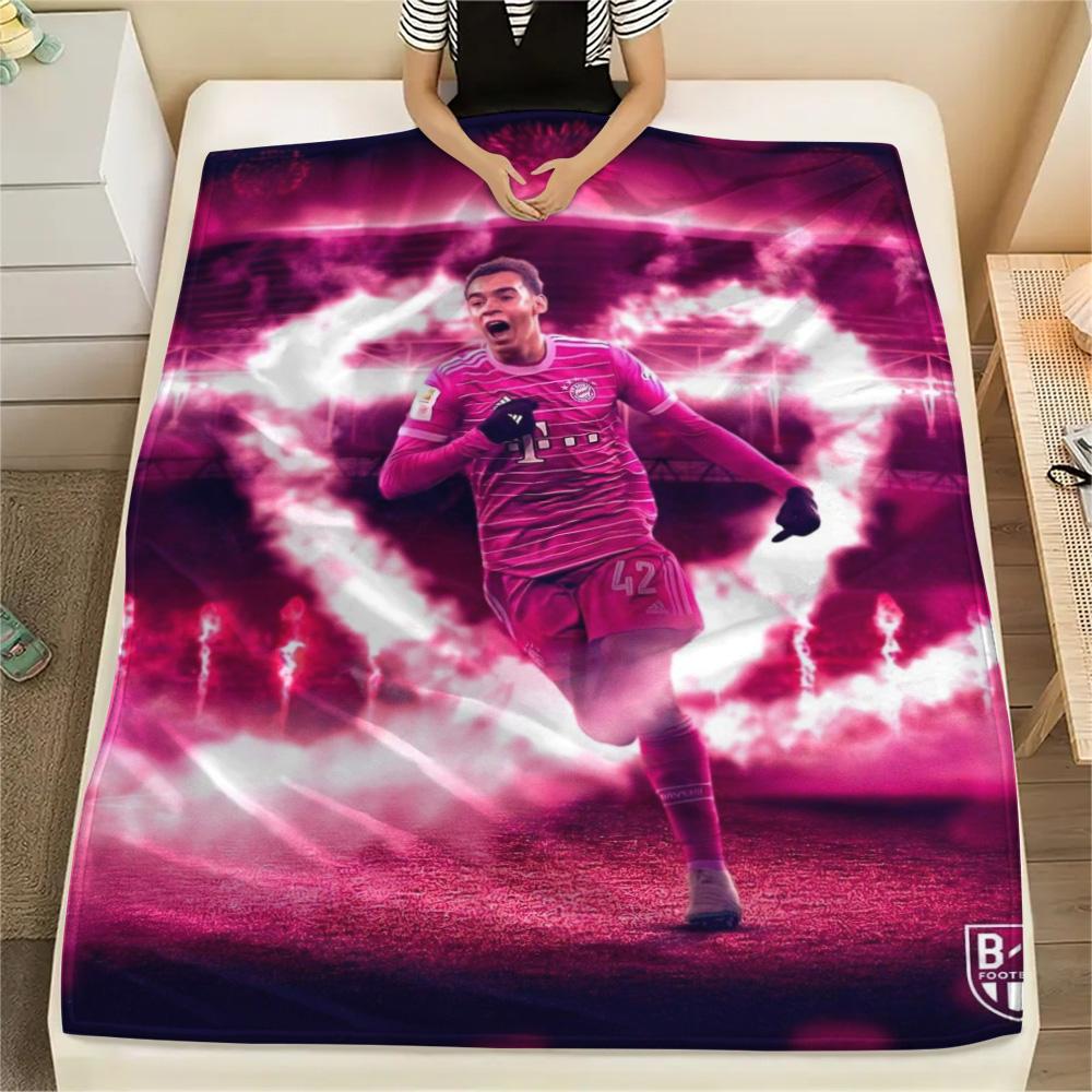 Pink Heart Stadium Soccer Star Player Print Fleece Blanket Sport Fan Soft Warm Throw Blanket Sofa Bed Home Decor Gift For Football Lovers