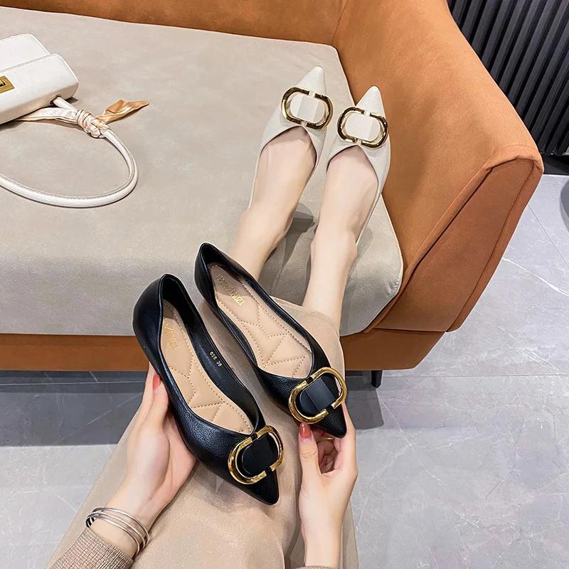 Модные классические женские туфли на плоской подошве 2024 года, новые летние повседневные туфли на мягкой подошве с плоским каблуком и острым носком, лидер продаж, женская обувь больших размеров 41-43