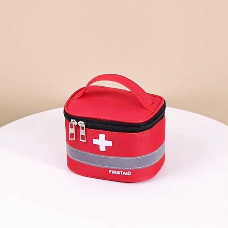 Портативный контейнер для лекарств и аптечка
