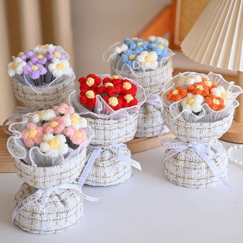 Имитация слоеного цветочного букета. Вязаный цветочный букет из 7 слоеных цветочных букетов.