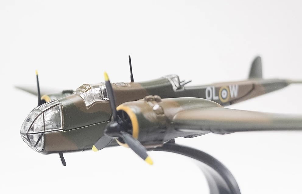 Масштабная модель бомбардировщика Handley Page Hampden MKI 83 Королевских ВВС в масштабе 1/144 (1940 год) - Полностью собранный [Импортный]