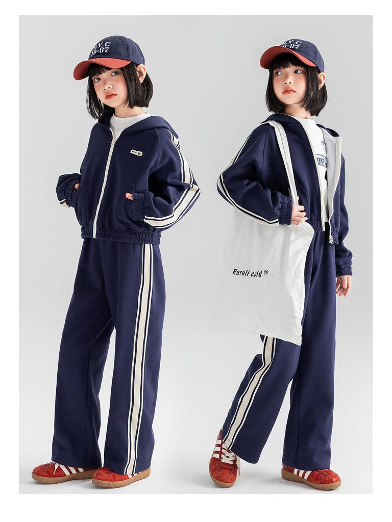 Комплект спортивной одежды в полоску для девочек Tao Town - Модный повседневный костюм-двойка для детей