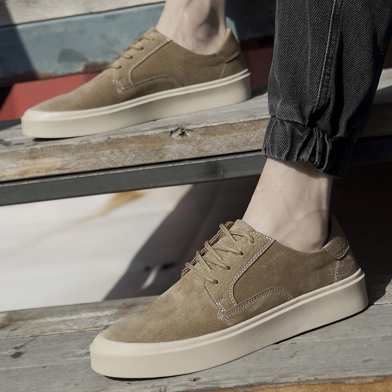 Модная обувь для мужчин с круглым носком на плоской подошве, повседневная, удобная, модная, универсальная, кроссовки для активного отдыха из коровьей замши, мужская обувь из кожи