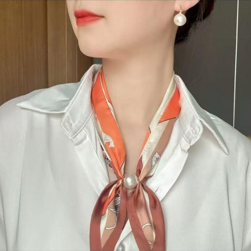 2026 Korean-Style Printed Silk Scarf With Pearl Magnetic Clasp Elegant Small Square Neck Women