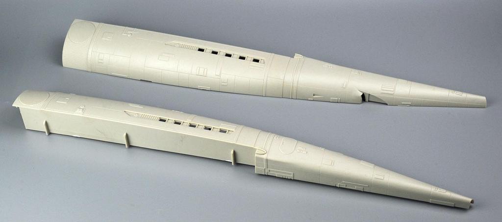 Platz Model A Space Odyssey Orion Space Clipper Scale Пластиковая модель Möbius 2001 1/72 MOE2001-11 (Космический корабль)