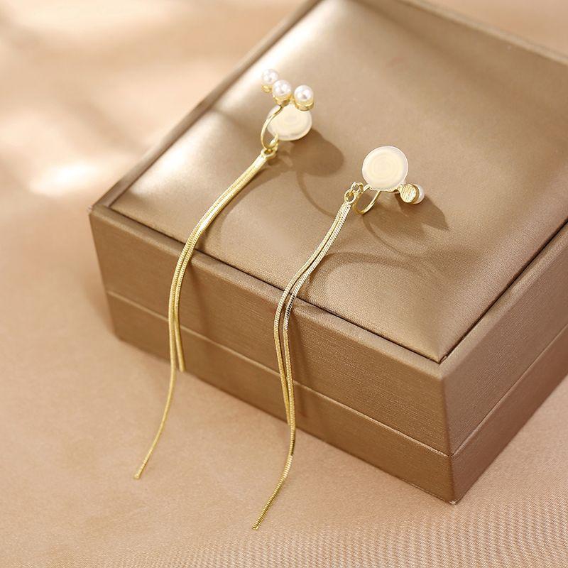 Серьги с кисточками из искусственного жемчуга, новинка 2023, легкая роскошная спираль от комаров без пирсинга, зажим для ушей, женские аксессуары для ушей