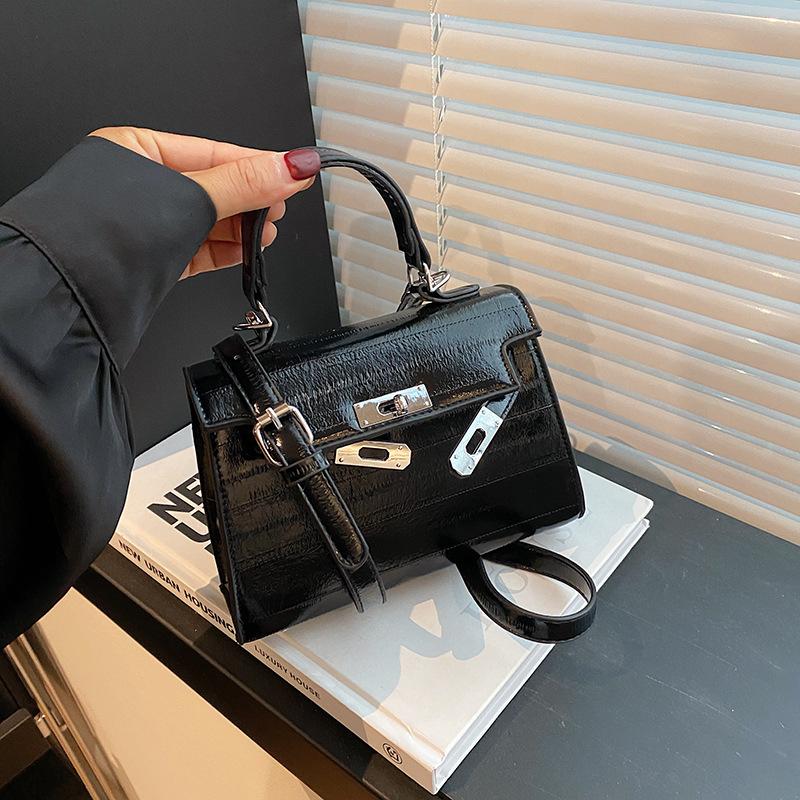 Маленькая сумка женская сумка лето универсальная новая трендовая модная сумка-мессенджер великолепная глянцевая портативная маленькая квадратная сумка