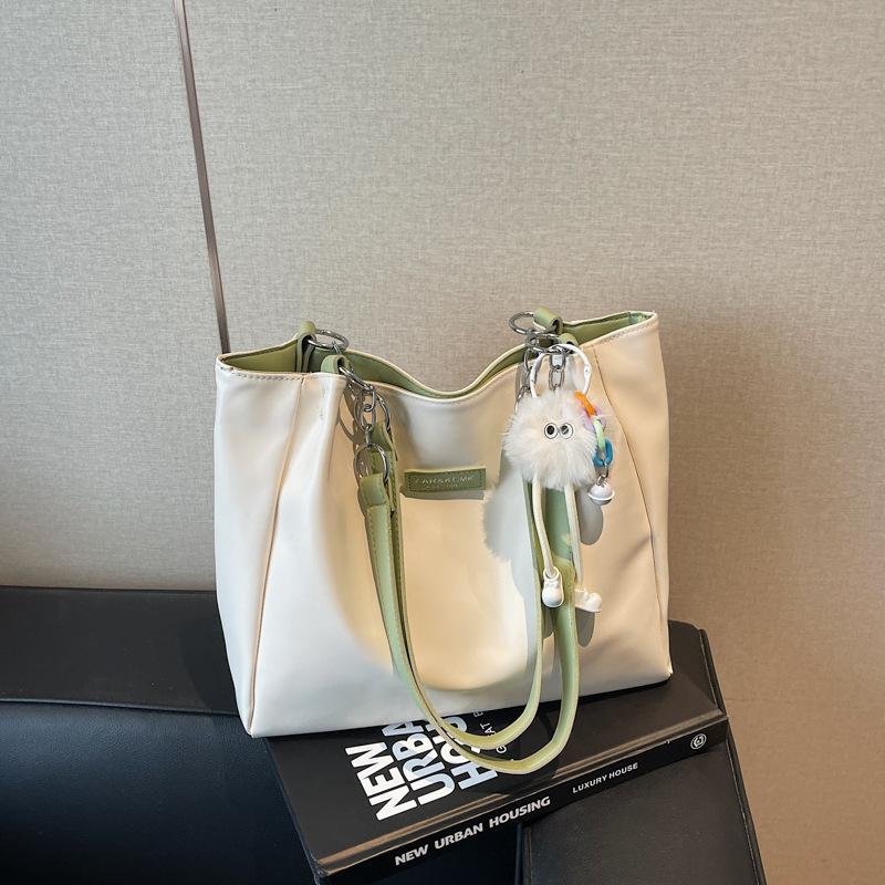 Вместительная сумка-тоут женская новая весенне-летняя контрастного цвета на плечо подмышку универсальная классная сумка для поездок