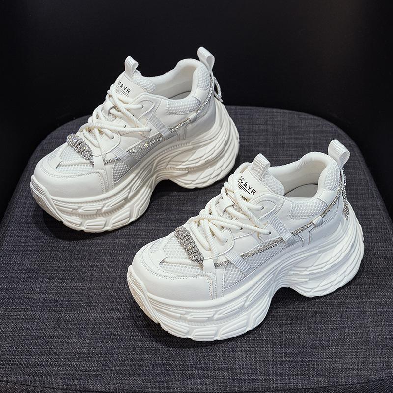 Корейская версия женских кроссовок-папы 2025 весна новая повседневная модная спортивная обувь интернет-знаменитости, поп-борд, полоска для тренировок, маленькие женские туфли, тренд