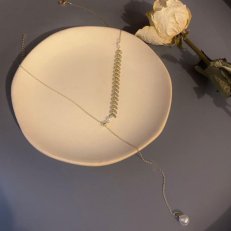 Нежное ожерелье с подвеской в виде уха из жемчуга и пшеницы - цепочка на ключицу в холодном стиле для женщин