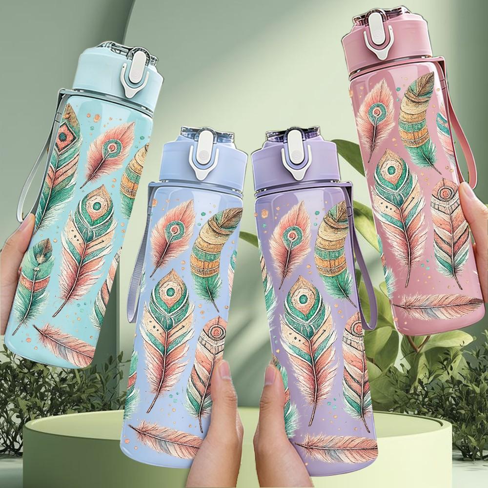1PC Colorful Peacock Feather Pattern Print 750ml Color Plastic Sports Water Bottle Leakproof Flip Straw Lid Suitable for Sports Office Home Use