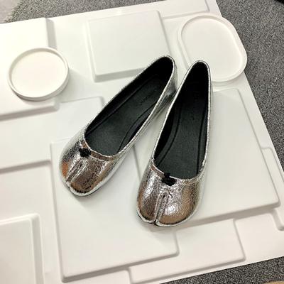 Найди второй волосок! Модные универсальные новые кожаные туфли с раздвоенным носком в виде свиных копыт, персонализированные лоферы на плоской подошве с неглубоким вырезом, женские туфли