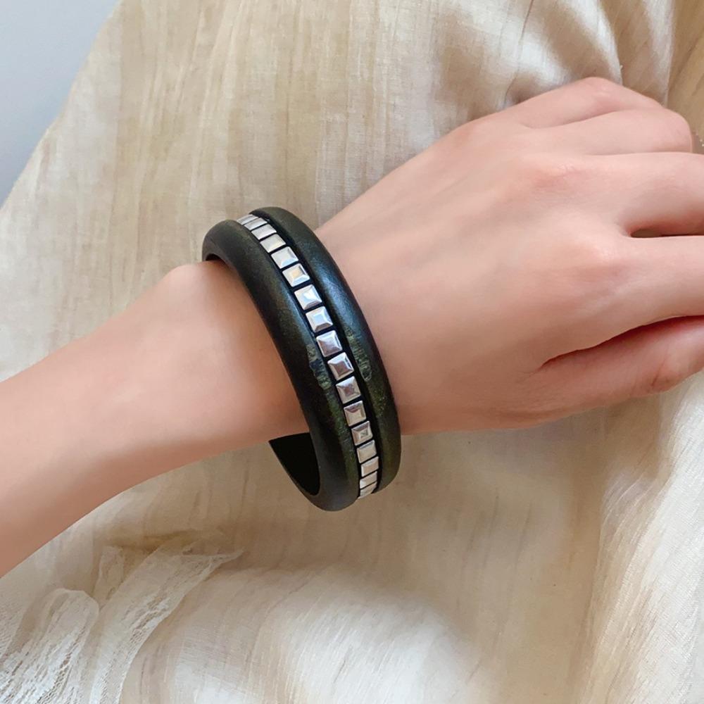 Круглый браслет в китайском стиле Панк-браслет с заклепками Винтажный деревянный браслет Девушка-перчинка