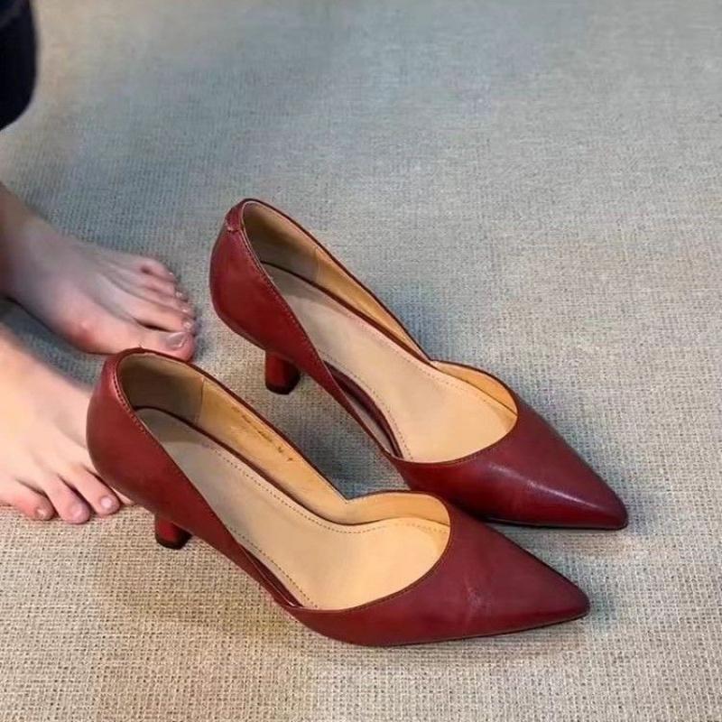 Женские туфли-лодочки на kitten-heel, остроносые, бежевые, стильные, удобные, женская обувь
