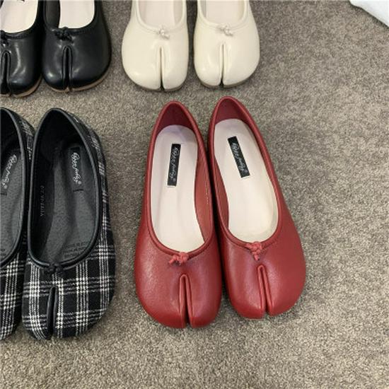Женские летние туфли Doudou 2024 года на плоской подошве с раздельным носком — дизайн Lazy Horseshoe для осени
