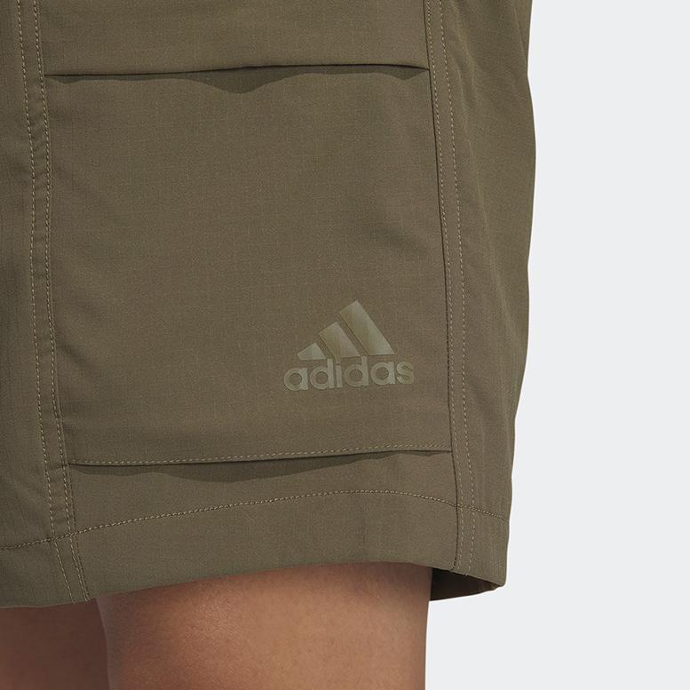 adidas Однотонные прямые шорты с вышитым логотипом и эластичной резинкой на талии, мужские брюки оливково-зеленого цвета IA9418