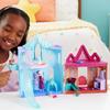 Mattel Disney Холодное Сердце Эльза и Замороженные Животные Эренделла Роскошный Кукольный Домик Игровой Набор для Ролевых Игр с 1 Мини-Фигуркой от 3 лет и Куклой-Переодевалкой JFG28, Вверх,