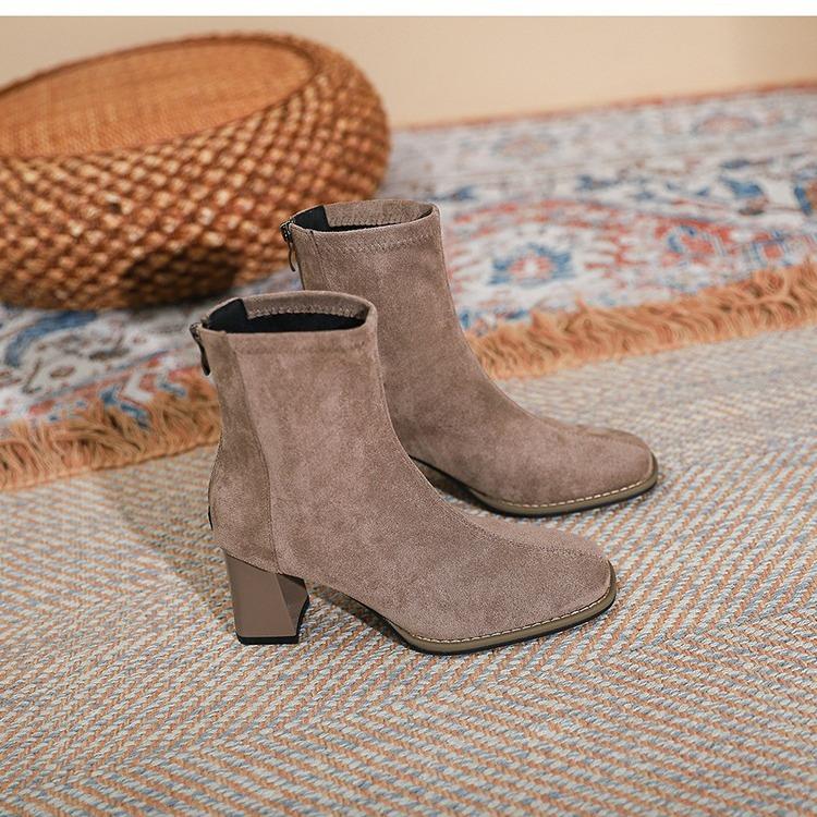 Квадратная голова плюс замшевые короткие сапоги женские сапоги осенние и зимние эластичные тонкие сапоги толстый каблук средний каблук одинарные сапоги серые абрикосовые сапоги Martin
