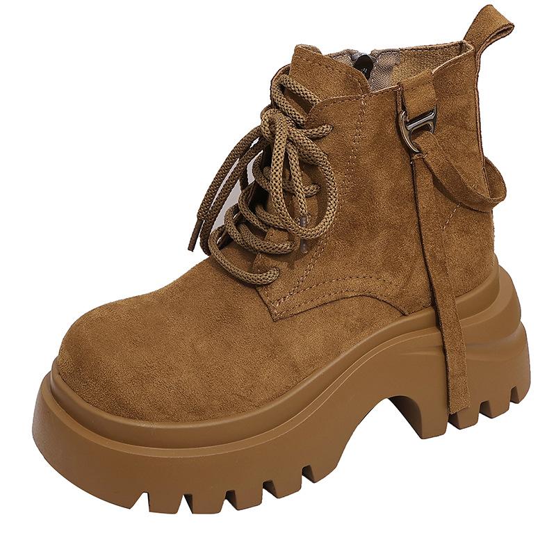 Ретро ботинки Мартин на толстой подошве с увеличением высоты для женской коллекции осень 2025, новые модные облегающие короткие ботинки на шнуровке цвета ревеня