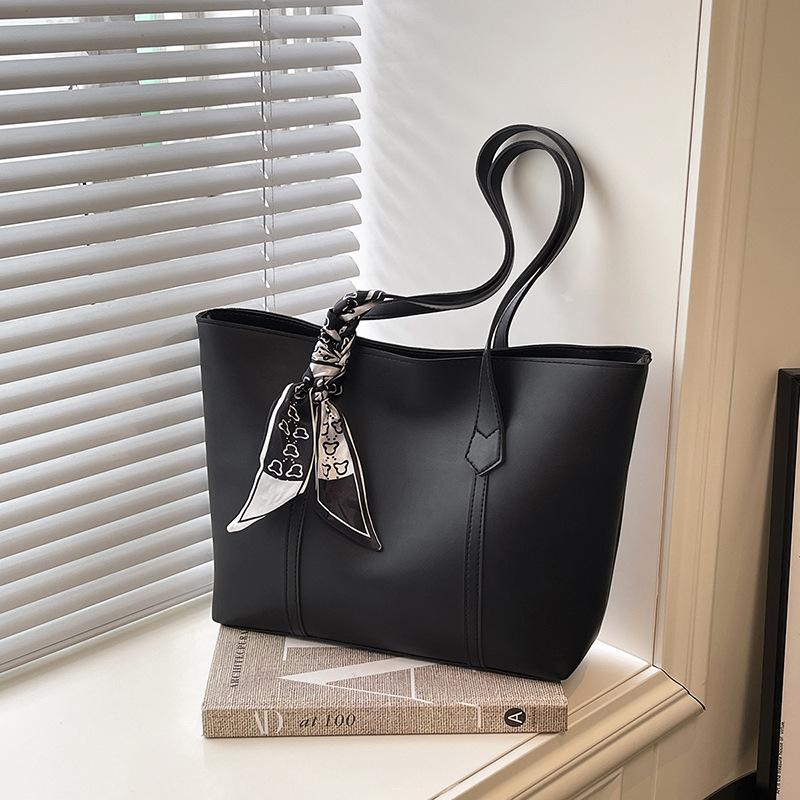 Bags, Women's Care Bags, Large-capacity Soft Leather Versatile New Retro Casual Texture Single Shoulder Class Commuter Bag