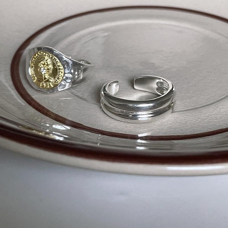 Stylish Adjustable Geometric Ring For Women Featuring Unique Coin Design And Two-tone Colors