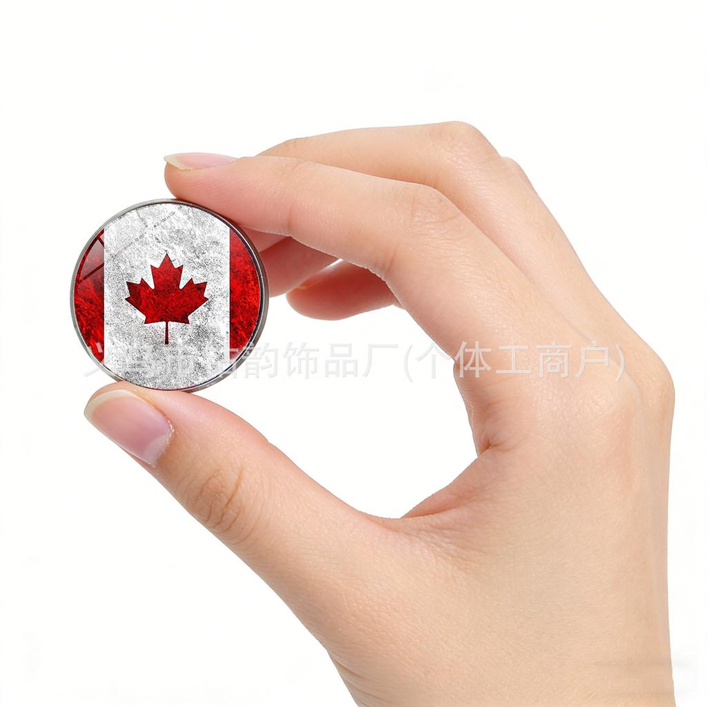 Canada Maple Leaf Flag Brooch, Vintage Butterfly Clasp Backpack Personality Pin