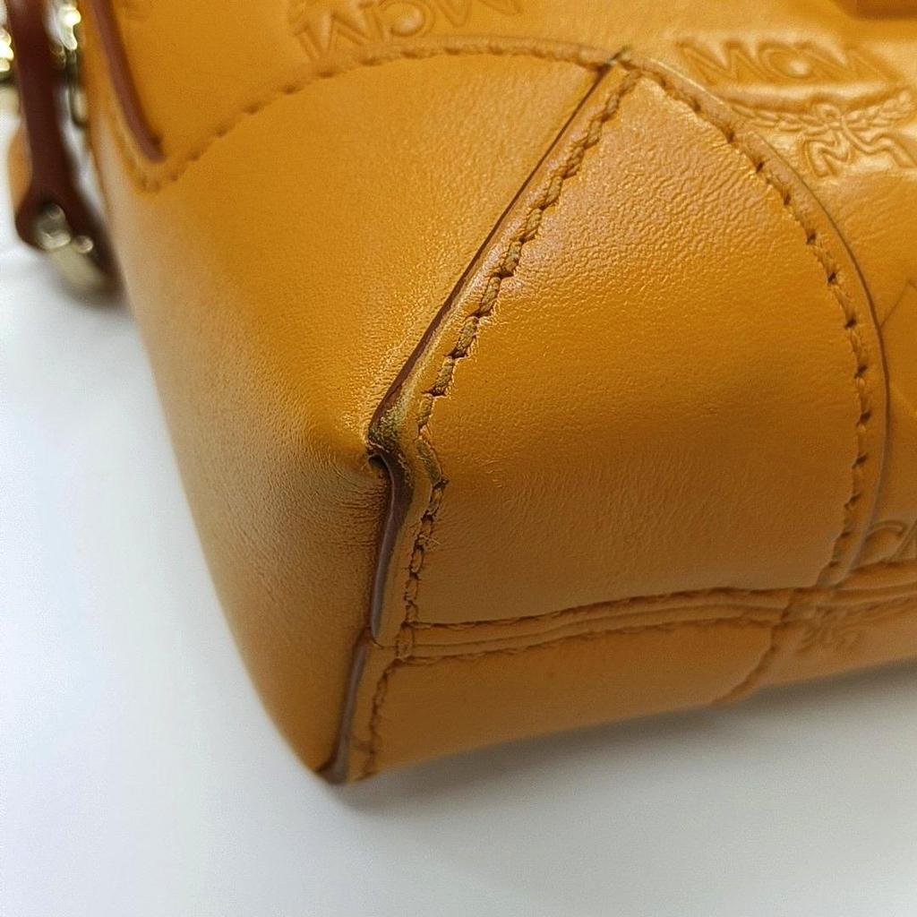 [Pre-Owned] Berlin Small Yellow Leather Crossbody Bag With Gold Hardware And Detachable Shoulder Strap - Good #1HN3LH