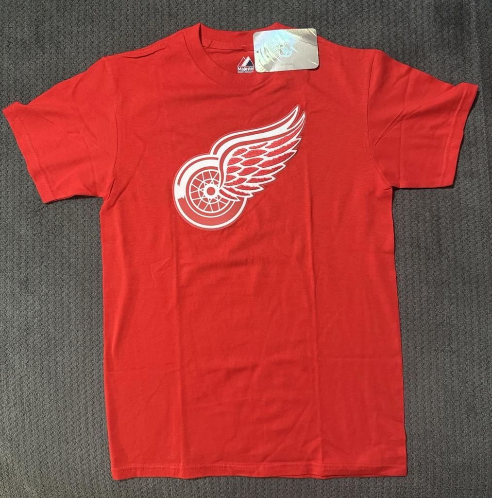 Majestic Detroit Red Wings T-Shirt Size Small Tee Hockey NHL Red Cotton Unisex T-Shirt