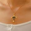 2026 Простое ожерелье с подвеской в виде креста Гидравлическая нержавеющая сталь Мужское и женское одинаковое ожерелье Позолоченное 18k Золото Ювелирные изделия Оптом