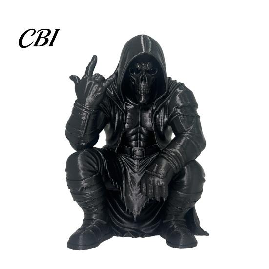 Pleated Strap Design Decor Crouching Hooded Devil God Figurine, Decorative Ornament with Skull Mask & Muscle Lines, Hip Motorcycle Cabinet Hop Gothic