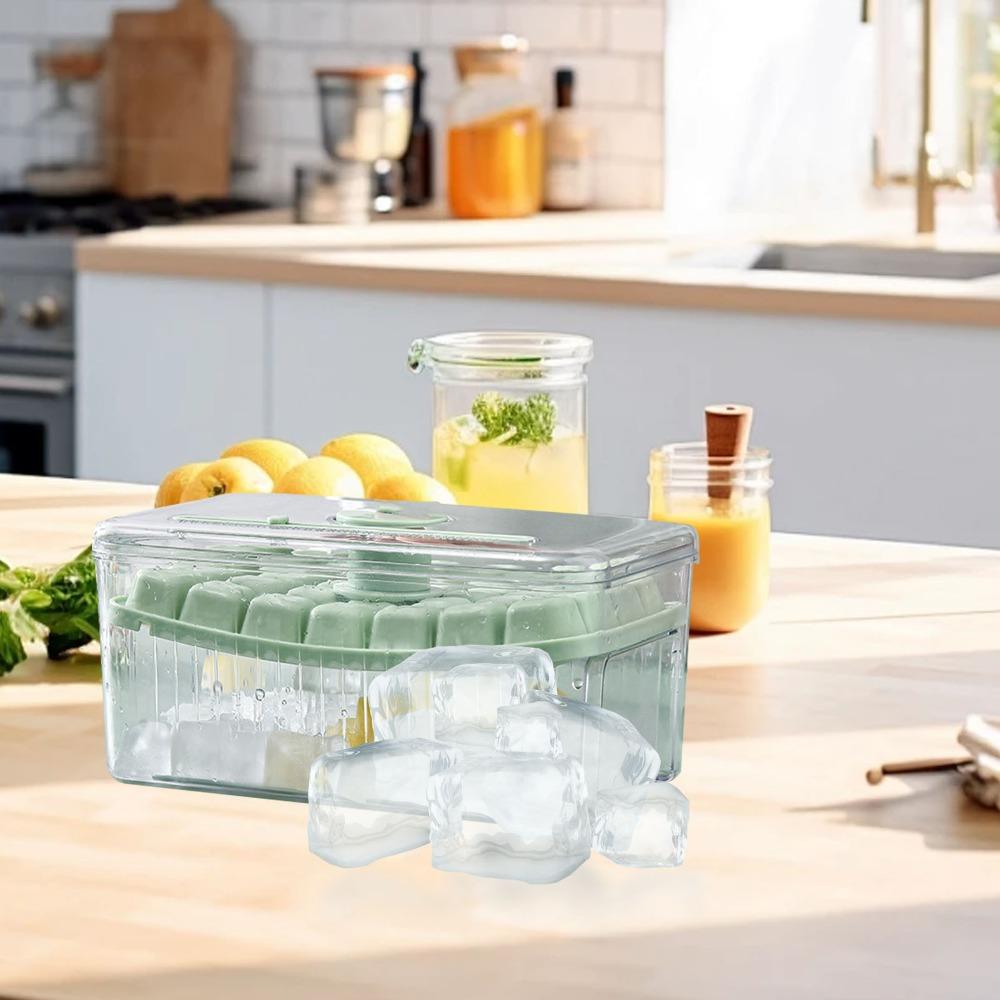 Large Capacity Ice Cube Tray 28 Grids Ice Tray with Lid Stackable Ice Cube Maker Mould For Freezer