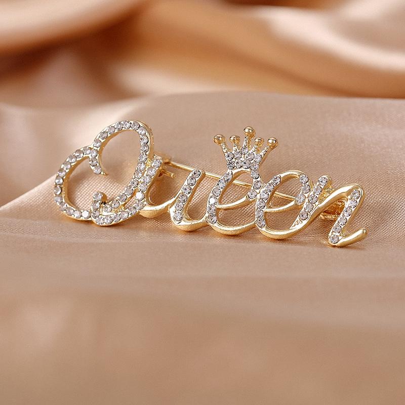 Qiuhan  Rhinestone Custom Name Brooch Pins Personalized Alphabet Letter Brooches for Women Gift