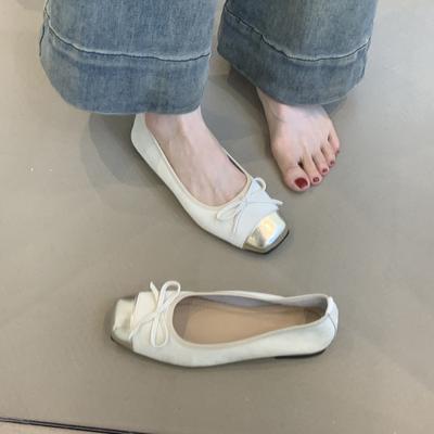 Французский маленький ароматный стиль бант туфли-балетки с мелким вырезом женские 2025 новые мягкая кожа квадратный носок нежные плоские туфли для бабушки