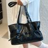 Korean High-end Commuter Shoulder Bag Women's 2025 New Large-capacity Niche Handbag Fashionable Versatile Underarm Bag