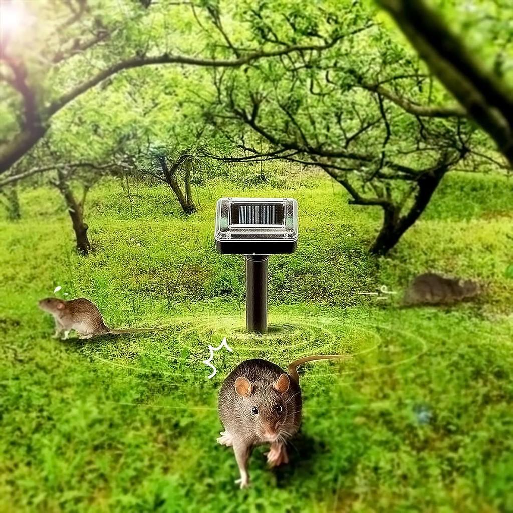 Solar Square Powered Ultrasonic Snake Rodent Repellent Electronic Pest Tool