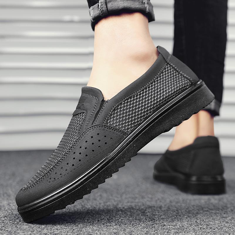 Fashion 2024 New Men Sneakers Lightweight Breathable Slip-On Flats Shoes Men Casual Mesh Shoes Luxury Summer Dress Shoes