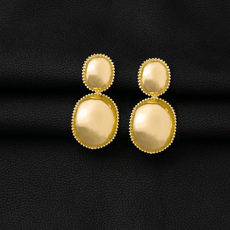 Женские геометрические серьги европейского и американского качества: Неправильные круги, ретро-металлические листья, бабочки и квадраты.