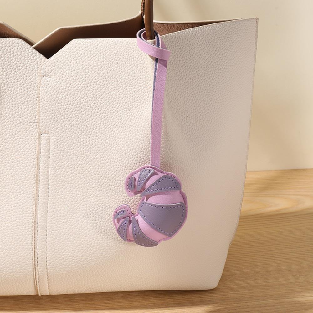 Hanger Pu Leather Croissant Pendant Ox Horn Bag Decoration Cute Pu Keychain Car Keyring
