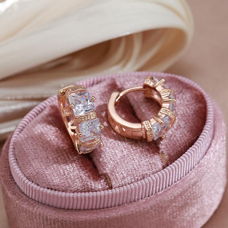 Женские серьги-кольца с блестящими квадратными цирконами Kinel