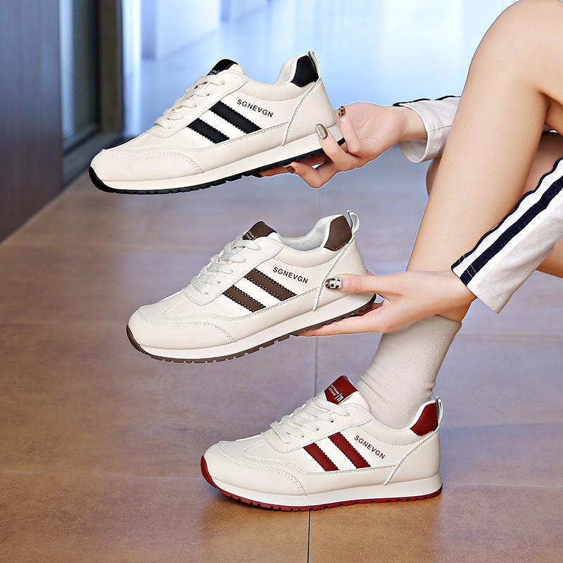 2025 Spring Little White Shoes New Korean Version Ins Female Students Height Increase Platform Sports Board Shoes Casual Shoes Female LF903