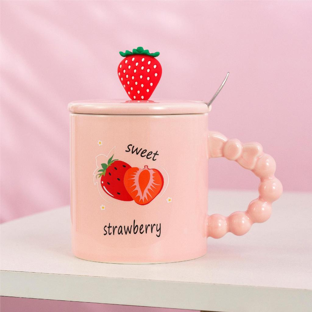 Милая керамическая кружка с крышкой, ложкой, маленькая чашка для пресной воды, сувенирная домашняя кофейная чашка, парная чашка с клубникой